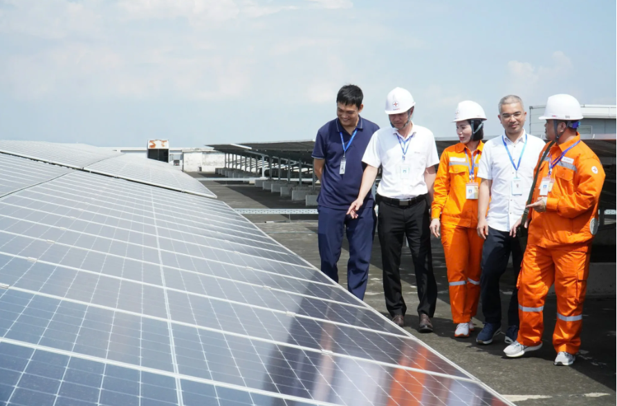 Tổng công ty Điện lực miền Bắc đẩy mạnh tuyên truyền, vận động khách hàng lắp điện mặt trời mái nhà tự sản xuất, tự tiêu thụ